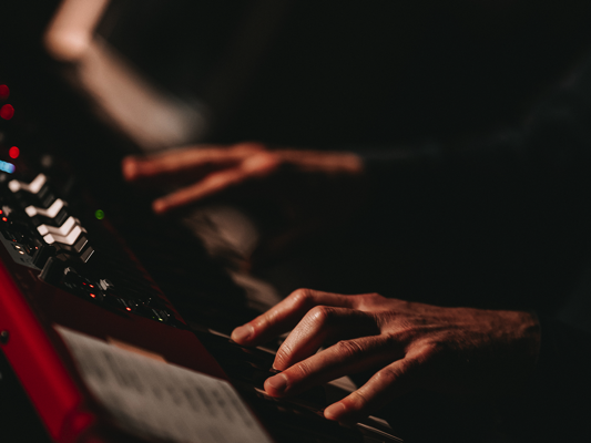 Jorg Dahm sein Keybord Setup im ART Studio, Essen