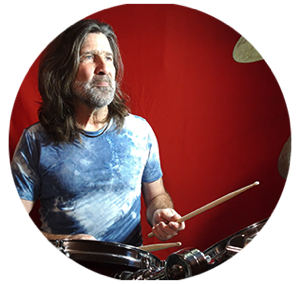 Robert Holstein ist der Schlagzeuger bei Alexxpark